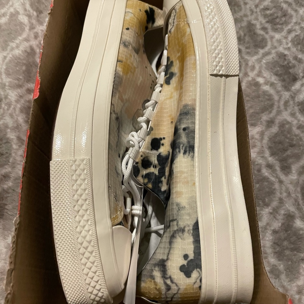 Low top converses